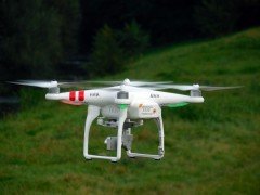 世界のドローン市場を席巻するDJI社の「phantom」シリーズ。