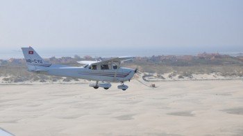 セスナ空撮・ヘリコプター空撮とドローンを、強み・弱みから比較。
