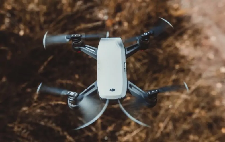 このドローンは格安！趣味で楽しむのなら「DJI Spark」で空撮三昧！