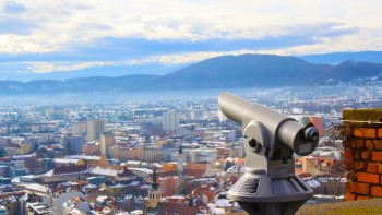 ドローンの飛行距離は？どこまで電波は届く？その質問、答えます。