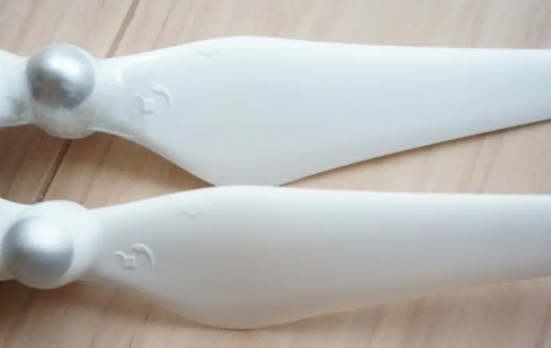 ドローンのプロペラは消耗品。硬く劣化したまま、飛行させてますか？
