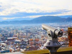 ドローンの飛行距離は？どこまで電波は届く？その質問、答えます。