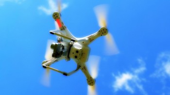 2018年に予定されるドローンの自動飛行制限は、前向きな話題すぎる件。