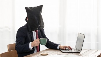 ドローン申請代行する場合は行政書士に？そのメリットとデメリットは？