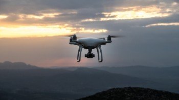 ドローンスクール「公認制度」導入へ。どこまで浸透するかは国交省の審査次第！？