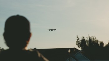 大垣のイベント中にドローン落下し6人ケガ。国交省の法的な許可も責任を感じてもらいたいものです。