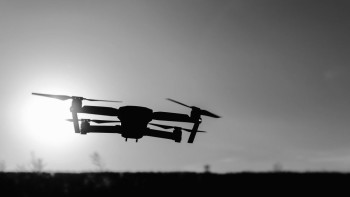 ドローン地獄！？あらゆる苦行を強いられる初心者、企業の悩みとは。