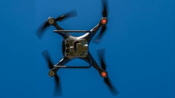 ドローンは第三者の上空を飛行できるのか？そこに法律やモラル・安全性はあるのか？