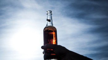 酒酔いドローン操縦など禁止へ。罰則付きの航空法改正案が検討される件。